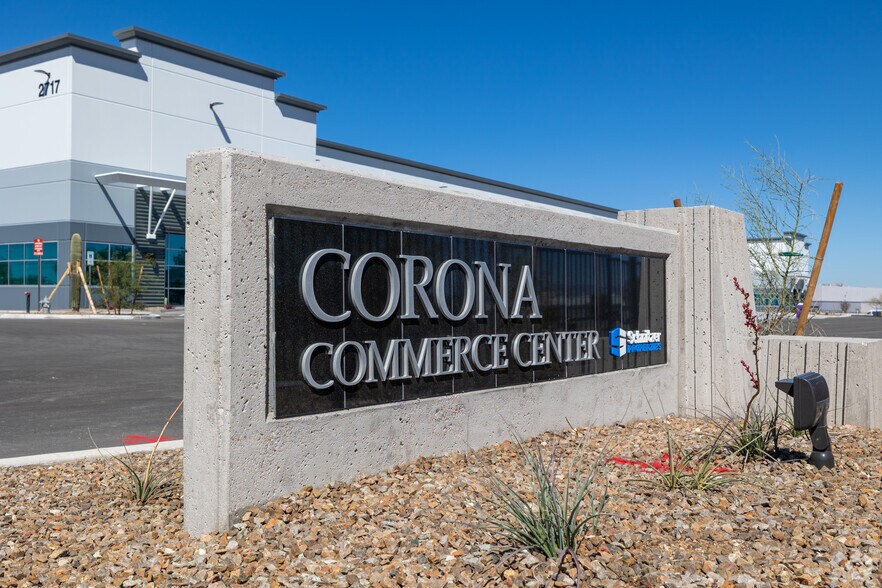 More Photos Of 2717 E Corona Rd, Tucson Warehouse For Lease