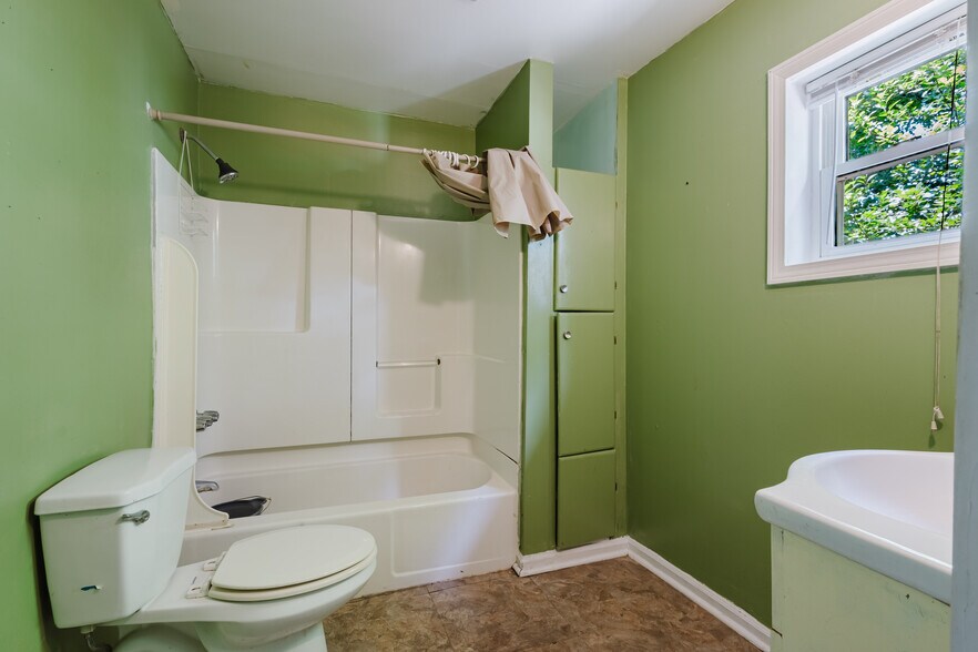 More Photos Of , Lexington Specialty For Sale
