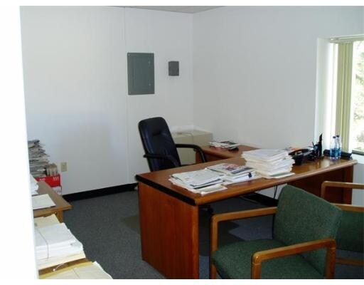 More Photos Of 363 Great Rd, Bedford Unknown For Lease