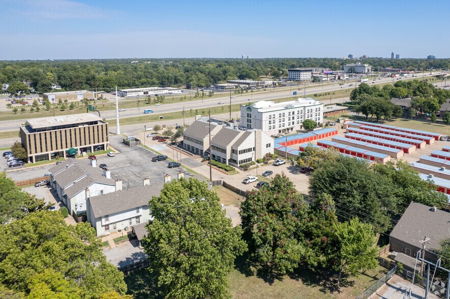 More Photos Of 2840 E 51st St, Tulsa Medical For Lease