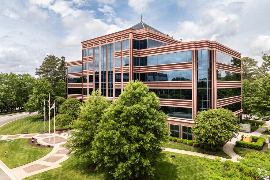 More Photos Of 272 Bendix Rd, Virginia Beach Unknown For Lease