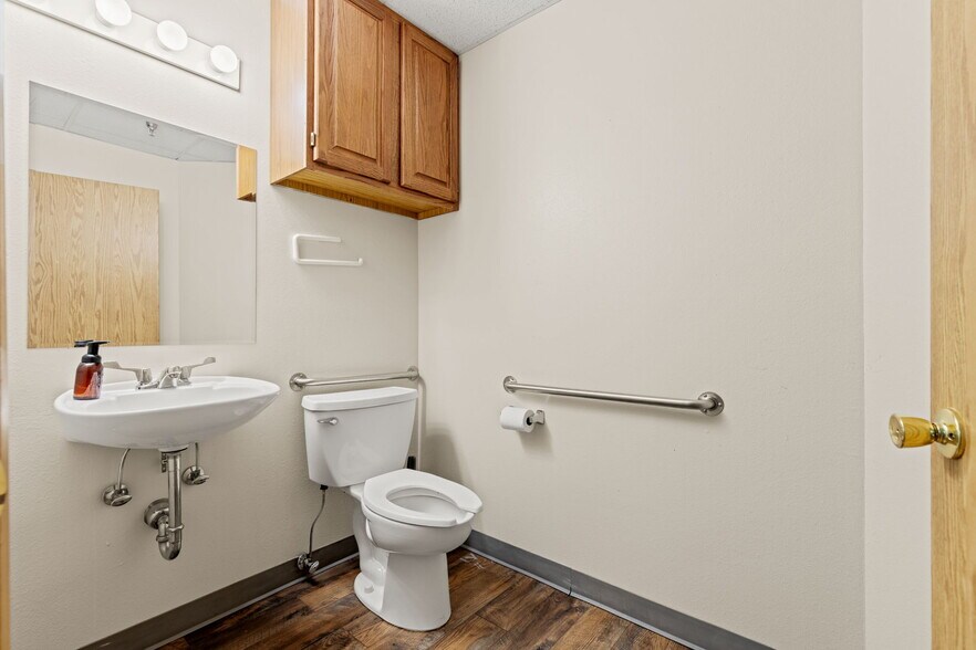 More Photos Of 3015 47th St, Boulder Medical For Lease