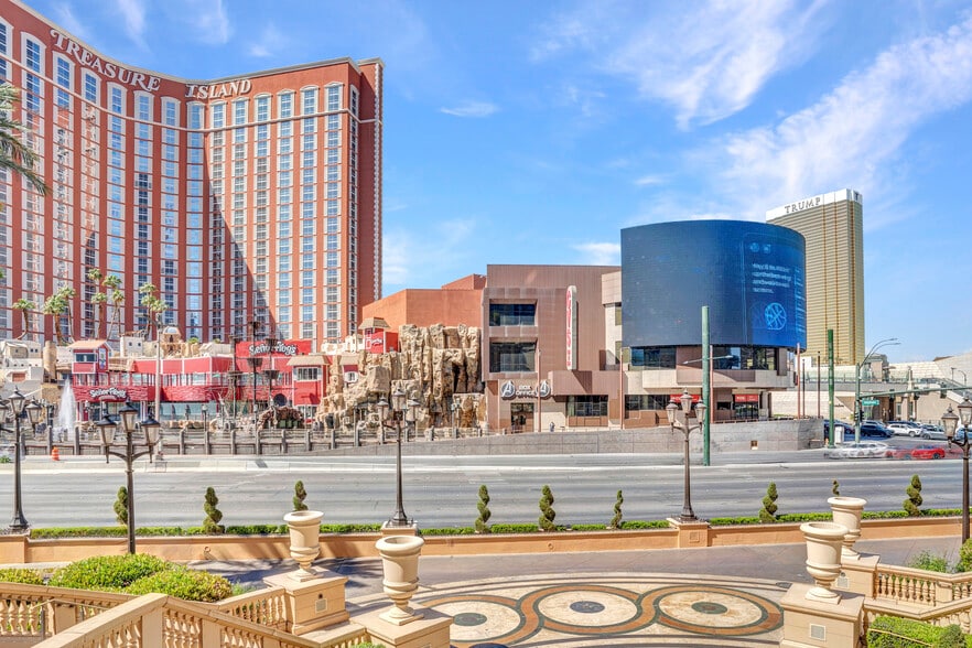 More Photos Of 3300 S Las Vegas Blvd, Las Vegas Hotel For Lease