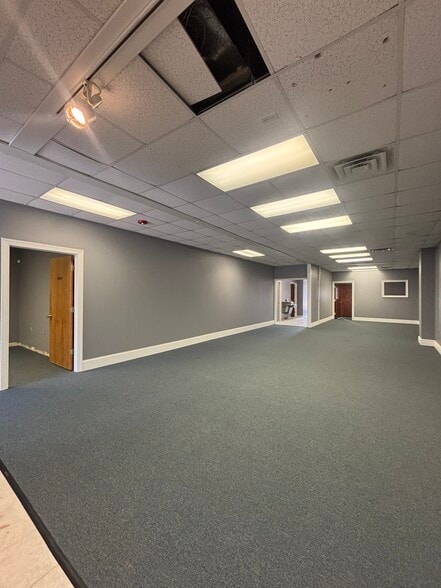 More Photos Of 808 English Rd, High Point Office For Sale