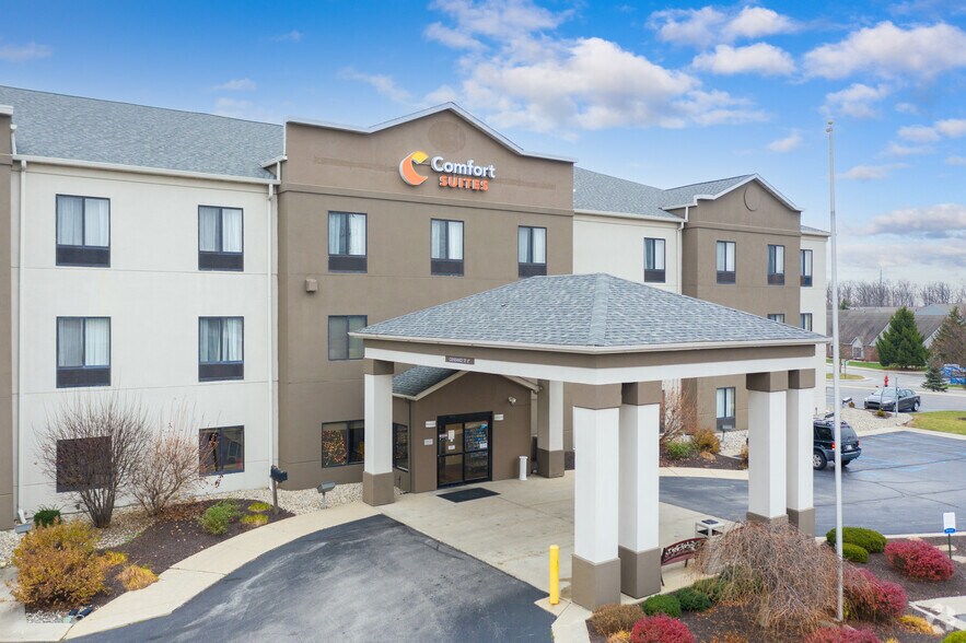 More Photos Of 3302 E Dupont Rd, Fort Wayne Hotel For Sale