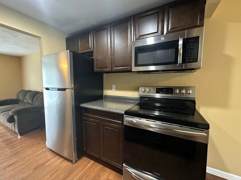 More Photos Of 205-274 Robert Dr, Syracuse Apartments For Sale