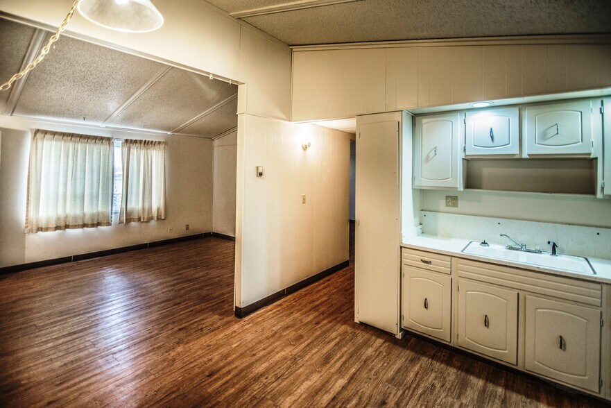 More Photos Of 807 Legion St, Craig Apartments For Sale