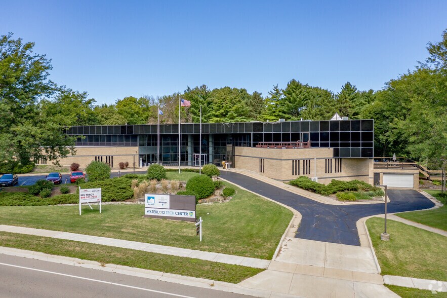 More Photos Of 575 W Madison St, Waterloo Loft Creative Space For Lease