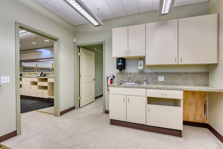 More Photos Of 3720 Main St, Kelseyville Drugstore For Sale
