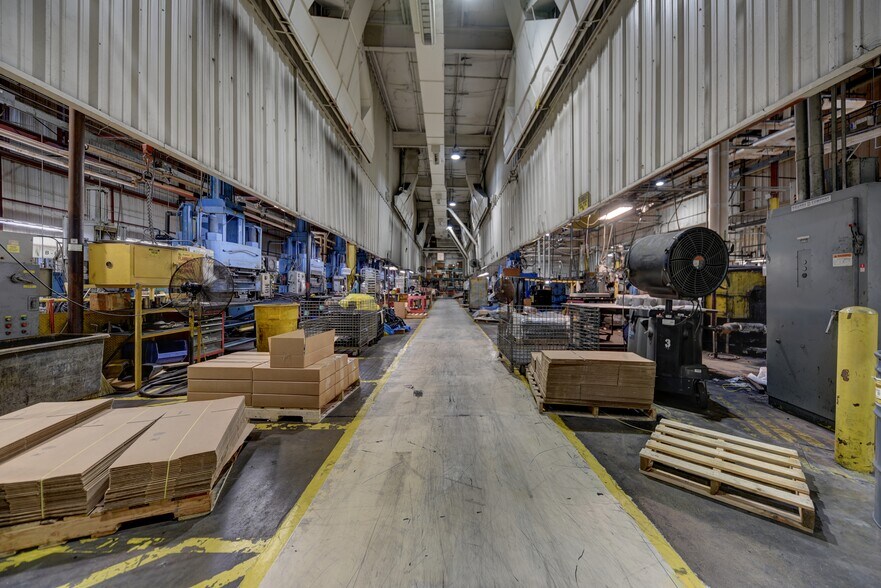 More Photos Of 1901 Longwood Dr, Brenham Manufacturing For Sale
