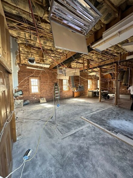 More Photos Of 60 Court St, Taunton Multifamily For Sale