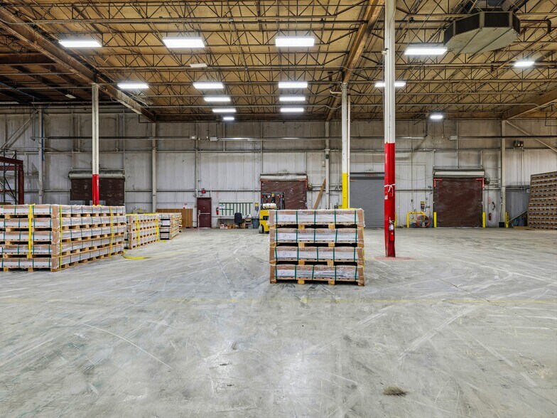 More Photos Of 90 Christ School Rd, Arden Distribution For Lease