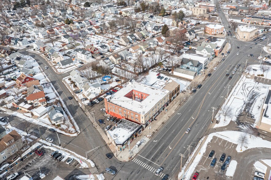 Primary Photo Of 1158 Dixwell Ave, Hamden Apartments For Sale