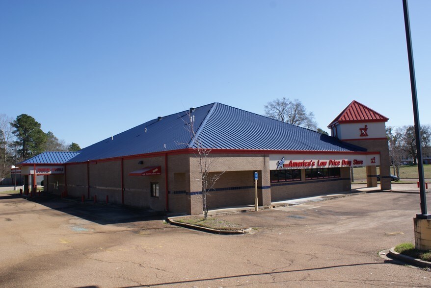 More Photos Of 2055 Raymond Rd, Jackson Drugstore For Lease