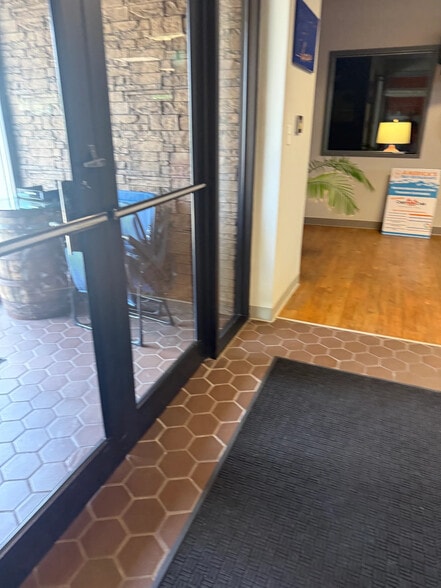 More Photos Of 7847 Tanners Gate Ln, Florence Office For Sale