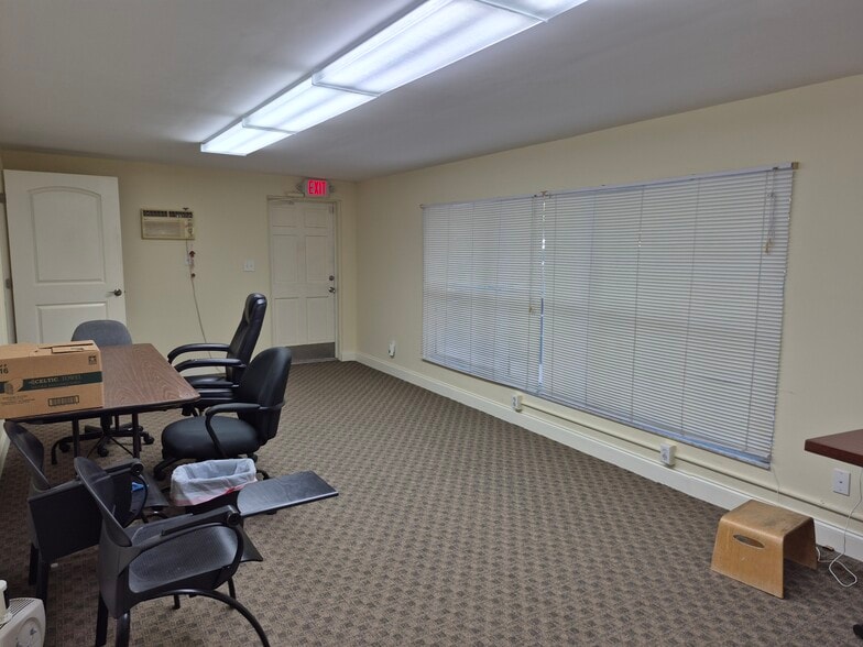More Photos Of 1625 Colonial Blvd, Fort Myers Medical For Sale