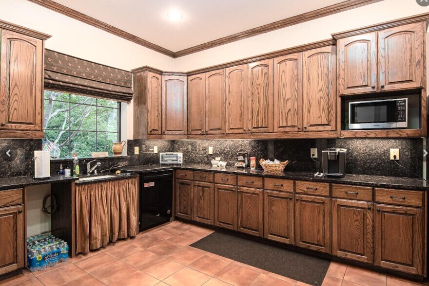 More Photos Of 6190 Virginia Pky, McKinney Medical For Lease