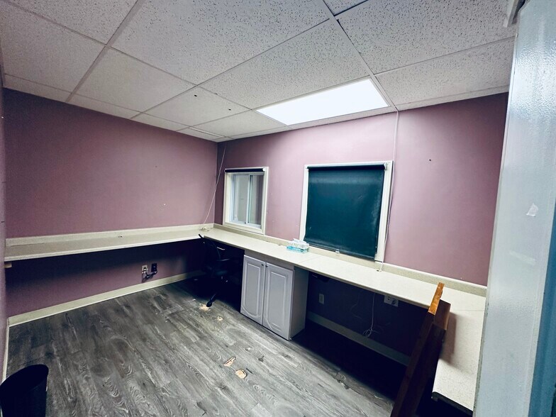 More Photos Of 450 Pearl St, Stoughton Office For Lease