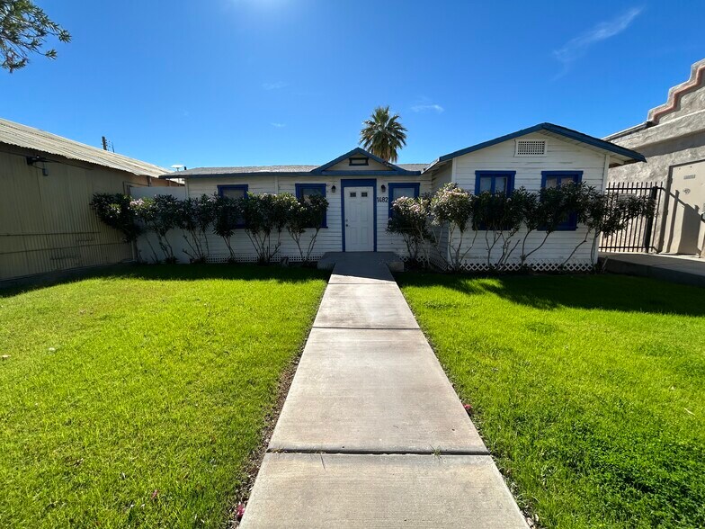 More Photos Of 1482 6th St, Coachella Office For Lease