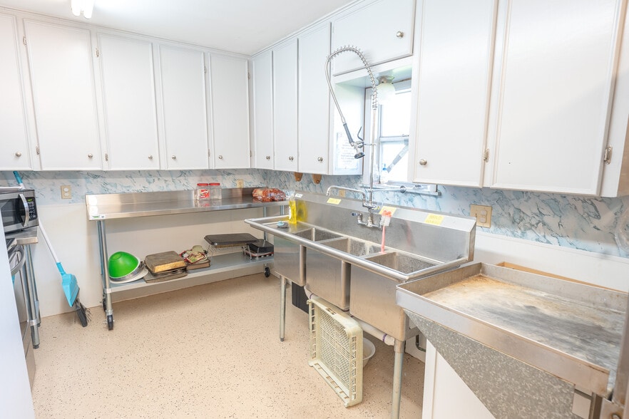 More Photos Of 5111 Powerline Rd, Richmond Daycare Center For Sale