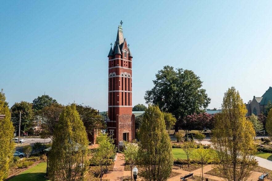 More Photos Of 115 S Jackson St, Salisbury Restaurant For Lease