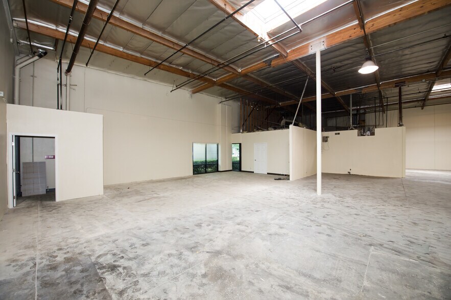 More Photos Of 10291 Trademark St, Rancho Cucamonga Warehouse For Lease