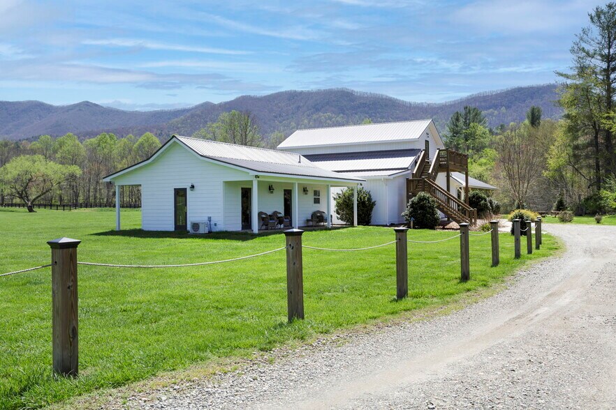 More Photos Of , Young Harris Specialty For Sale