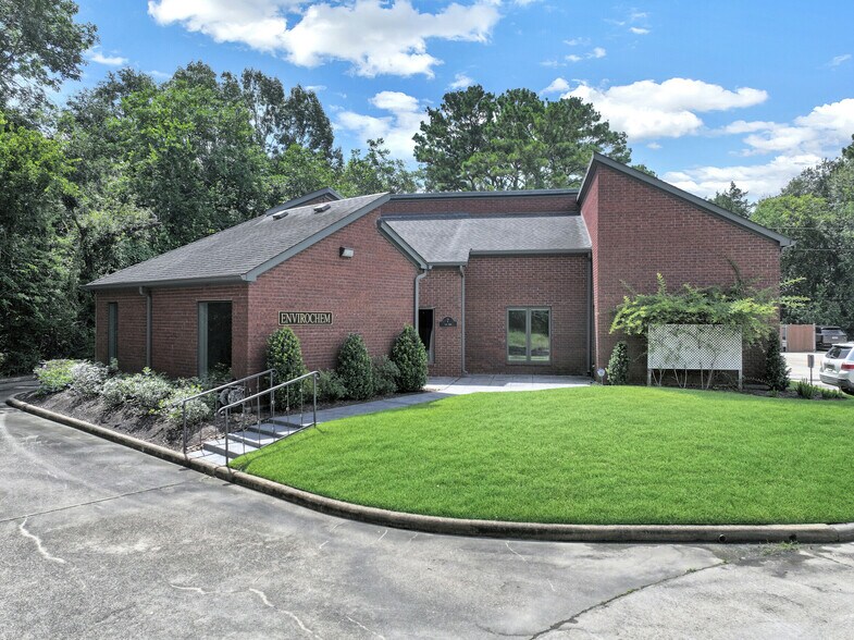 More Photos Of 215 Oak Dr S, Lake Jackson Medical For Sale