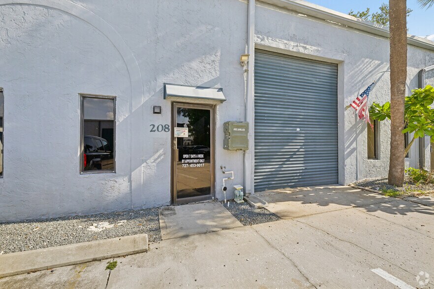 More Photos Of 11999 N 49th St, Clearwater Warehouse For Lease