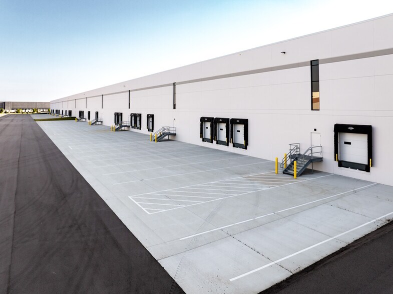 More Photos Of 400 Innovation Dr, Janesville Industrial For Lease