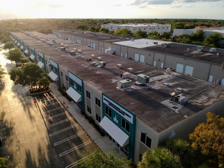 More Photos Of 14000-14046 NW 82nd Ave, Miami Lakes Light Distribution For Lease