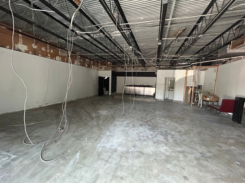 More Photos Of 3226-3230 W Kennedy Blvd, Tampa Storefront Retail Office For Sale