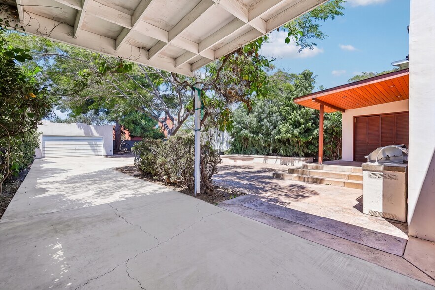 More Photos Of 3378 N Mountain View Dr, San Diego Apartments For Sale