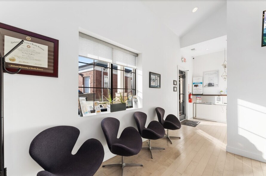 More Photos Of 230 E Ogden Ave, Hinsdale Medical For Sale