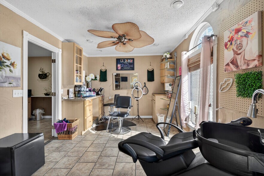 More Photos Of 4849 Mercer University Dr, Macon-Bibb Storefront For Sale