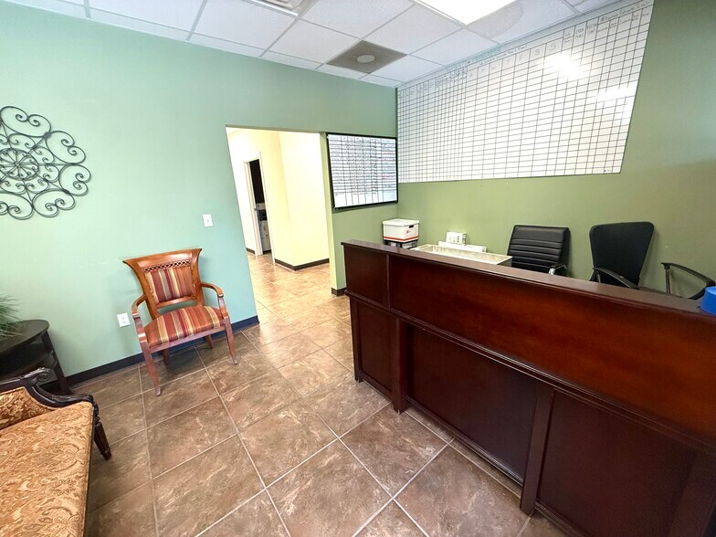 More Photos Of 12760 Lorraine Rd, Biloxi General Retail For Lease
