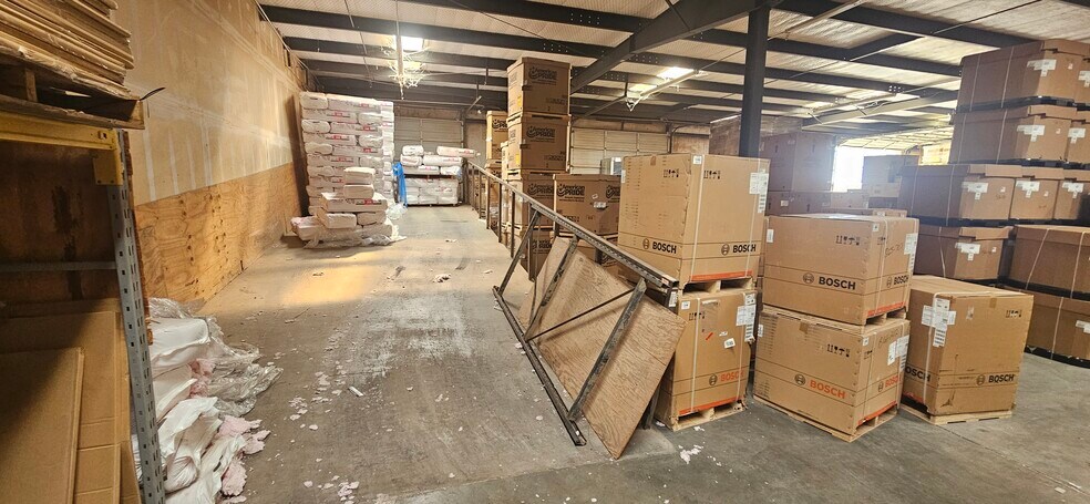 More Photos Of 6035 45th St, Lubbock Showroom For Lease