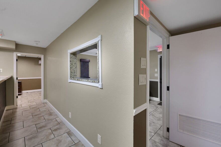 More Photos Of 4608 Norwood Ave, Jacksonville Office For Lease
