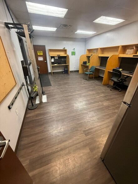 More Photos Of 5025 Departure Dr, Raleigh Distribution For Lease