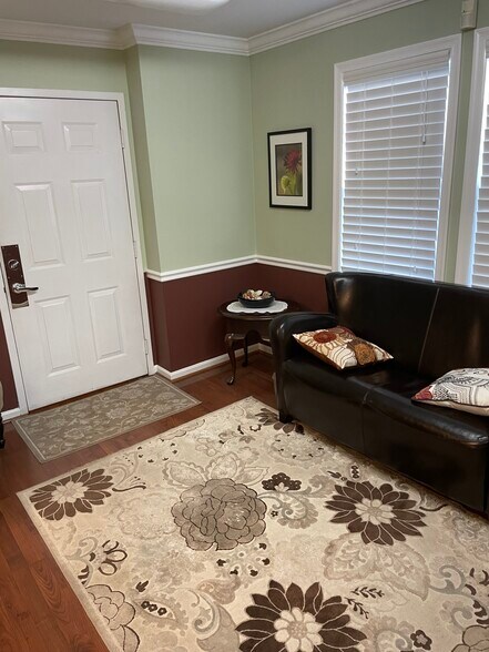 More Photos Of 2106 Gallows Rd, Vienna Office For Lease