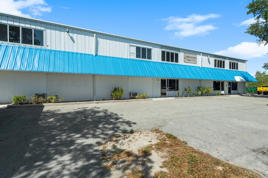 More Photos Of 2221 Corporation Blvd, Naples Light Manufacturing For Sale