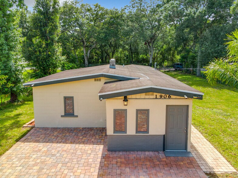 More Photos Of 1906 Murdock Blvd, Orlando Office For Lease
