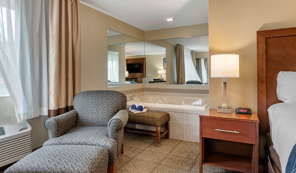 More Photos Of 9742 Woodlane Dr, Dimondale Hotel For Sale