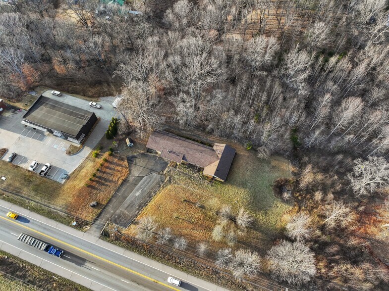 More Photos Of 2425 Highway 41A Byp, Clarksville Light Distribution For Sale