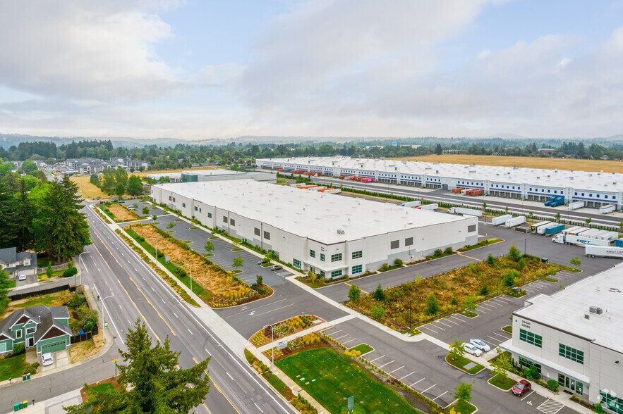 More Photos Of 23720-23800 NE Glisan St, Gresham Warehouse For Lease