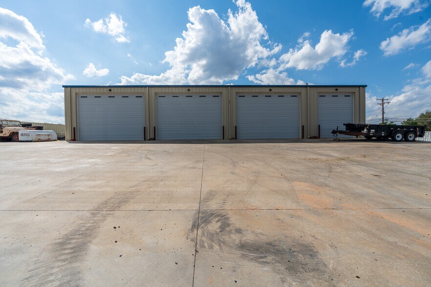 Primary Photo Of 807 N Tennessee St, Amarillo Warehouse For Sale