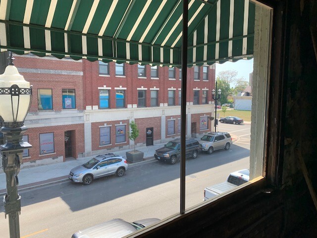 More Photos Of 5716-5720 6th Ave, Kenosha Restaurant For Sale