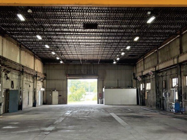 More Photos Of 6015 Hump Rd, Hammond Truck Terminal For Lease