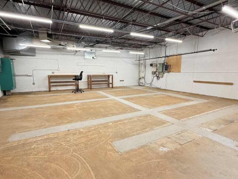 More Photos Of 4155 Old Sibley Memorial Hwy, Eagan Research And Development For Sale