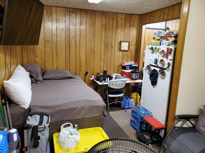 More Photos Of 410 W Canino Rd, Houston Manufacturing For Sale